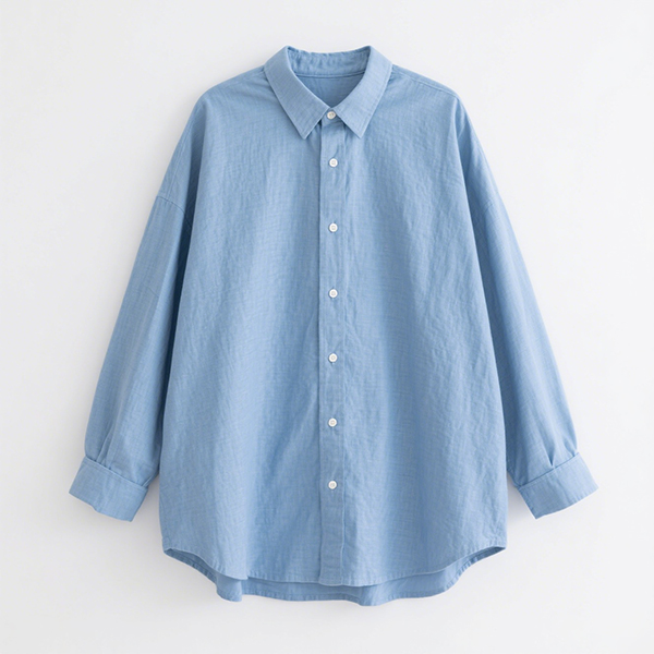 WHY THE OVERSIZED OXFORD SHIRT IS THE MUST-HAVE WARDROBE STAPLE FOR EFFORTLESS STYLE